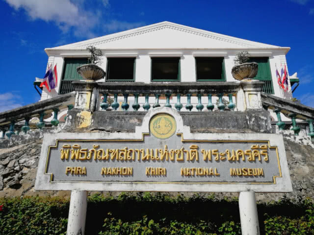 วังเก่าที่น่าหลงไหล ต้องเทใจให้ "เขาวังเพชรบุรี"