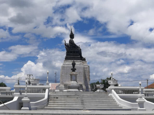 วังเก่าที่น่าหลงไหล ต้องเทใจให้ "เขาวังเพชรบุรี"