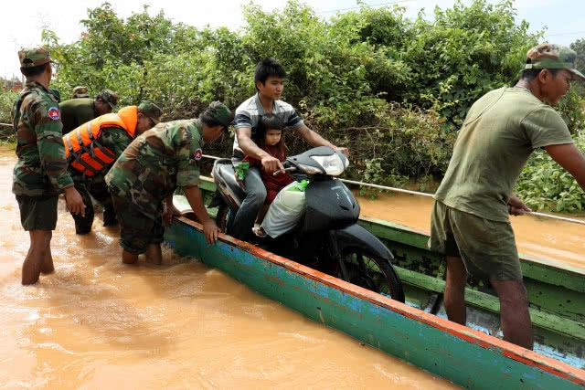 ความช่วยเหลือจากนานาชาติ เดินทางถึงแขวงอัตตะปือ สปป.ลาวแล้ว