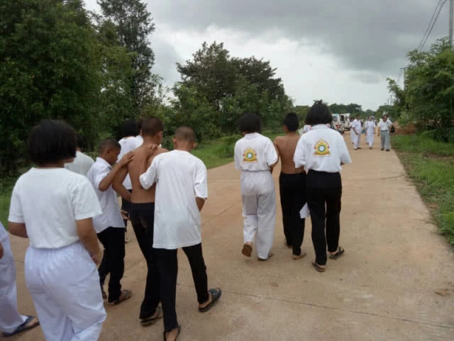 นั่งร้านก่อสร้างหอระฆัง วัดป่าอุบลแก้ว พังถล่ม! บาดเจ็บกว่า 28 ราย