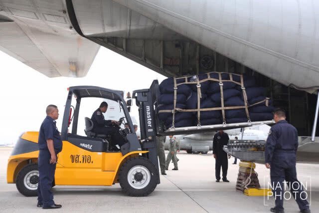 กองทัพอากาศ จัดเครื่องบิน C-130 นำสิ่งของพระราชทานไปมอบให้ สปป.ลาว วันที่ 3