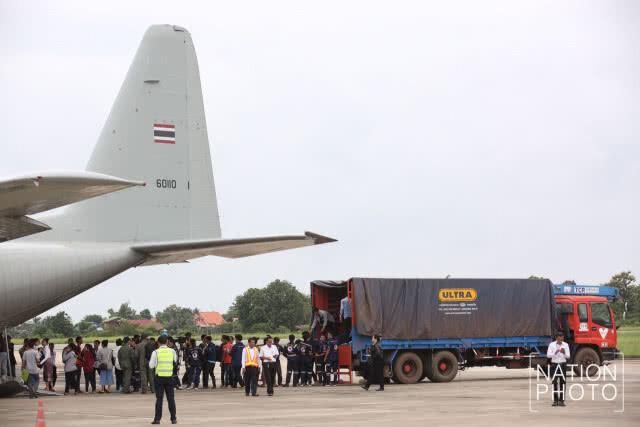 กองทัพอากาศ จัดเครื่องบิน C-130 นำสิ่งของพระราชทานไปมอบให้ สปป.ลาว วันที่ 3