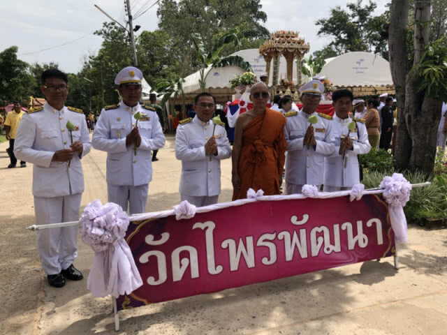 พระองค์โสมฯ ประทานต้นเทียนพรรษา แก่วัดชายแดน ไทย-กัมพูชา
