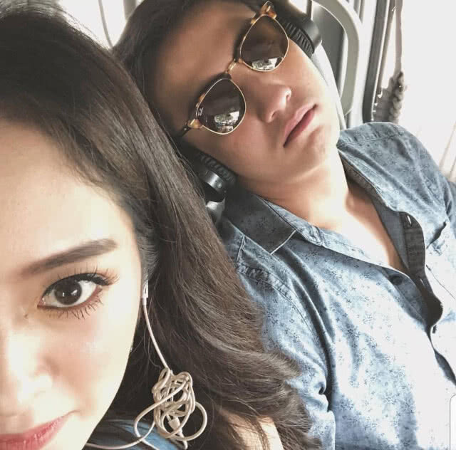 รักสั่นคลอน? "แก้มบุ๋ม" โพสต์ระบายเรื่องงี่เง่าผ่านไอจี