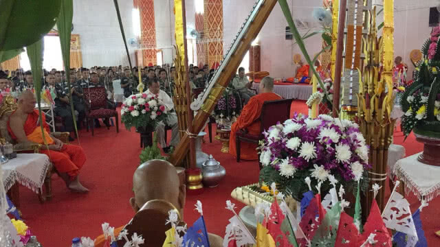 ทำพิธีเจริญพุทธมนต์สร้างขวัญกำลังใจแก่คณะจิตอาสา-จ่าแซม