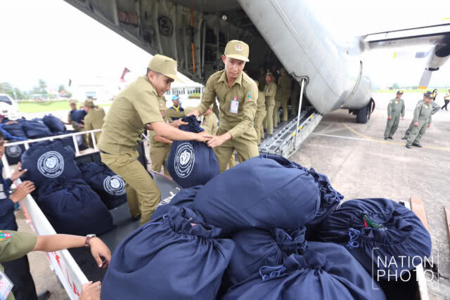 กองทัพอากาศ จัดเครื่องบิน C-130 นำสิ่งของพระราชทานไปมอบให้ สปป.ลาว วันที่ 3