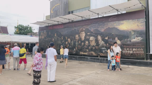 เปิดตัวภาพวาด "THE HEROES" เตรียมจัดหารายได้ไม่พึ่งภาครัฐ