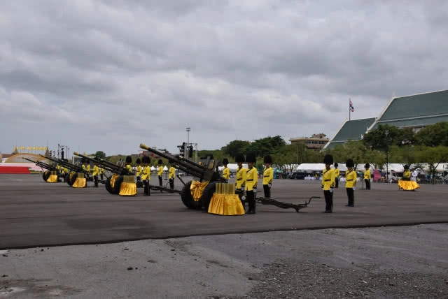 3 เหล่าทัพ ยิงสลุตหลวง 21 นัด เฉลิมพระเกียรติ ร.10