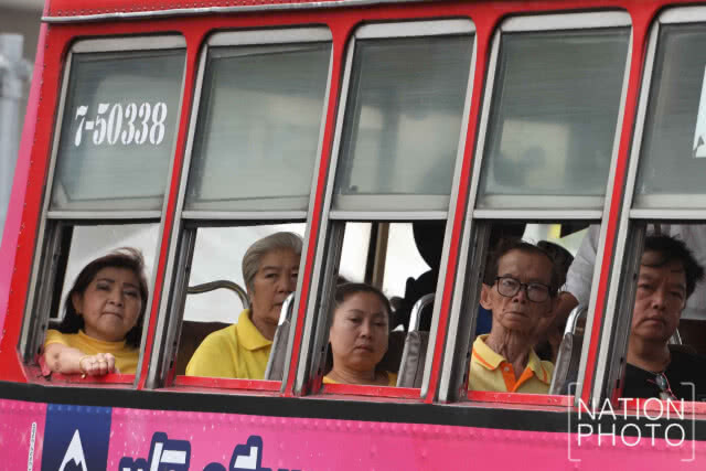 ปชช.พร้อมใจแต่งกายเสื้อผ้าสีเหลือง เนื่องในโอกาสวันเฉลิมพระชนมพรรษา สมเด็จพระเจ้าอยู่หัว