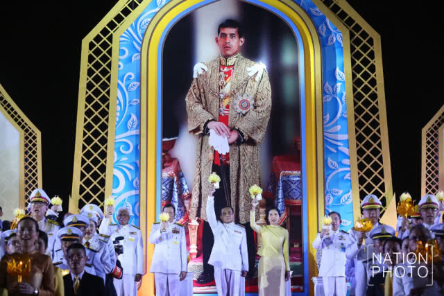 พิธีจุดเทียนถวายพระพรชัยมงคลและถวายราชสดุดีเฉลิมพระเกียรติ สมเด็จพระเจ้าอยู่หัว