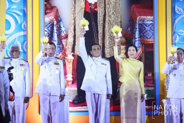 พิธีจุดเทียนถวายพระพรชัยมงคลและถวายราชสดุดีเฉลิมพระเกียรติ สมเด็จพระเจ้าอยู่หัว