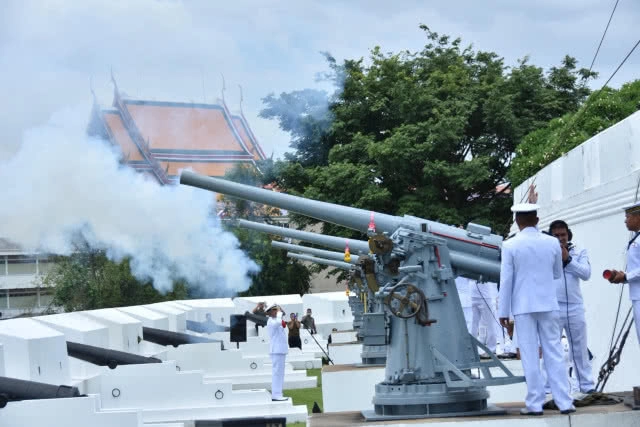 3 เหล่าทัพ ยิงสลุตหลวง 21 นัด เฉลิมพระเกียรติ ร.10