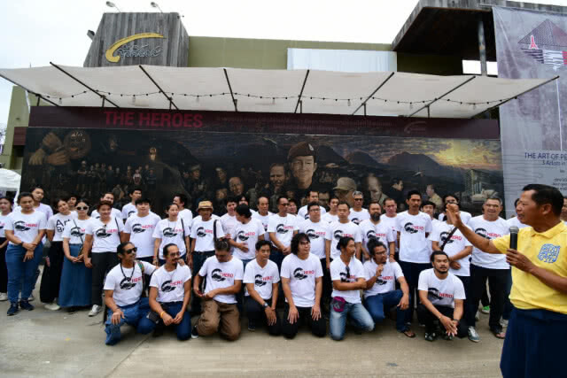 เปิดตัวภาพวาด "THE HEROES" เตรียมจัดหารายได้ไม่พึ่งภาครัฐ