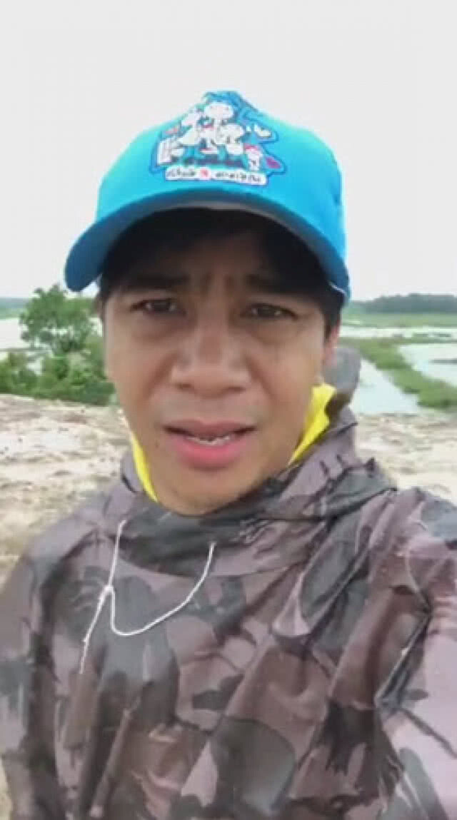 "ก้อง ห้วยไร่" ลงพื้นที่ จ.สกลนคร เฝ้าระวังน้ำท่วม