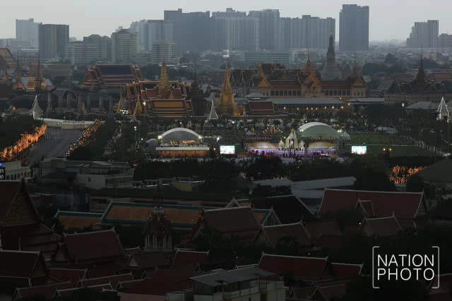 งามอร่ามตา! จุดเทียนถวายพระพรชัยมงคลสมเด็จพระเจ้าอยู่หัว 28 กรกฎาคม 2561 ที่สนามหลวง (ชมภาพชุด)