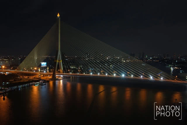 งามอร่ามตา! จุดเทียนถวายพระพรชัยมงคลสมเด็จพระเจ้าอยู่หัว 28 กรกฎาคม 2561 ที่สนามหลวง (ชมภาพชุด)