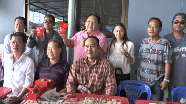 "กลุ่มสามมิตร" โอ่ "บิ๊กตู่" ได้รับความนิยมเหนือ "ทักษิณ" ที่อีสาน (ชมคลิป)