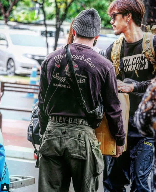 "โตโน่ ภาคิน" ลงพื้นที่ สปป.ลาว ขนสิ่งของบริจาค มอบให้ผู้ประสบภัย