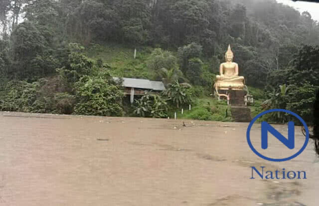 ด่วน!! ดินทรุดบ้านร้าว-ถนนทรุดตัวเร่งอพยพชาวบ้าน "แม่สามแลบ"ไปที่ปลอดภัย