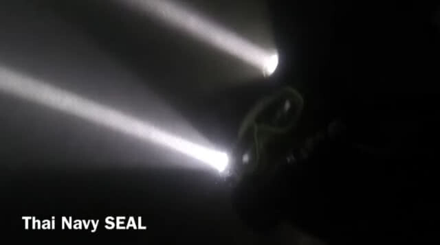 Thai NavySEAL เปิดคลิป บรรยากาศใต้น้ำจากโถง 3 ไปเนินนมสาว ของภารกิจถ้ำหลวง