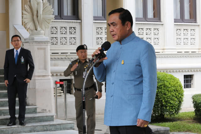 "บิ๊กตู่" ลั่น ปีหน้ายังไงก็ต้องเลือกตั้ง หากไม่ตีกันอีกจนเลือกไม่ได้!
