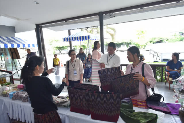 งาน E-San Fabrics Showcase : Premium Brands Exclusive Design