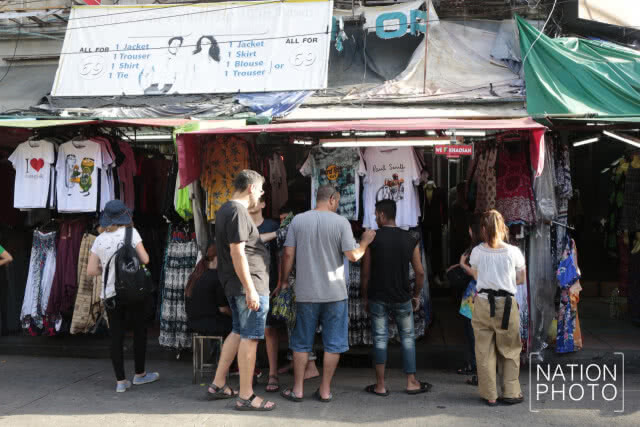(ภาพชุด) จัดระเบียบห้ามตั้งแผงถนนข้าวสารวันแรก... ผู้ค้าเปิดร้านเพียบ!!!