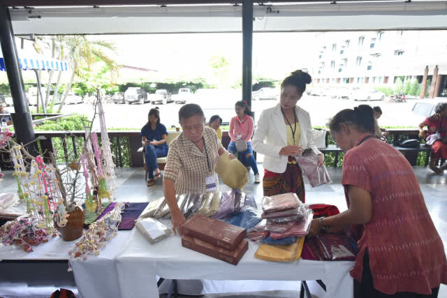 งาน E-San Fabrics Showcase : Premium Brands Exclusive Design