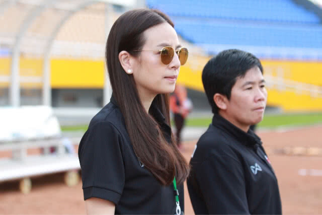 "มาดามแป้ง" ชี้ ชบาแก้วต้องทำการบ้านหนัก หลังกลับจากญี่ปุ่น