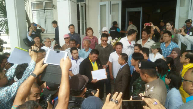 ชาวประมงสุดทน!! ประท้วงหยุดทำประมงทั้งประเทศ