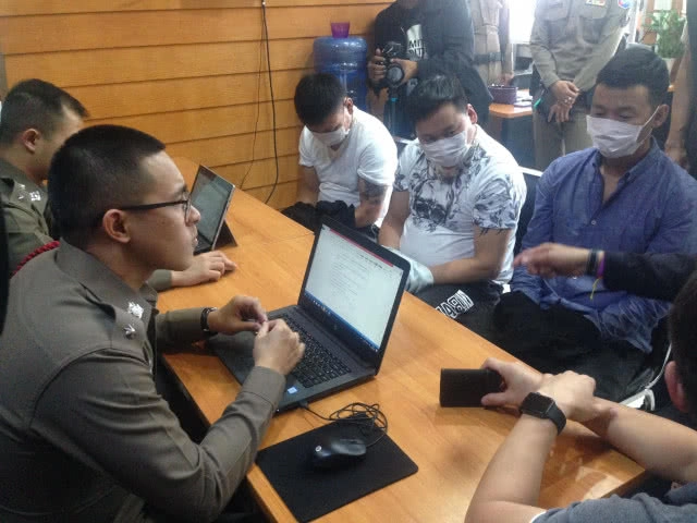 ตำรวจท่องเที่ยวแถลงจับ 3 คนร้ายแก๊งชาวมองโกลล้วงกระเป๋าหนุ่มเกาหลีใต้