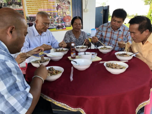 เส้นบะหมี่แก่นฝาง สูตรพิเศษหนึ่งเดียว!! อร่อยภูมิปัญญาท้องถิ่น