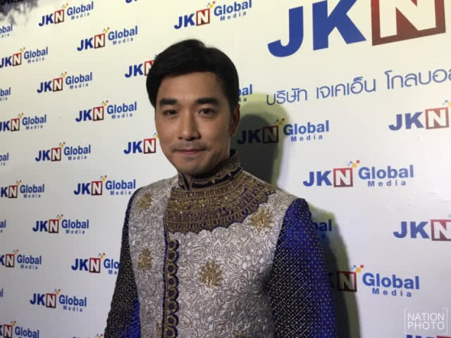 "เจมส์" สุดแฮปปี้ "ครูก้อย" ท้องแล้ว