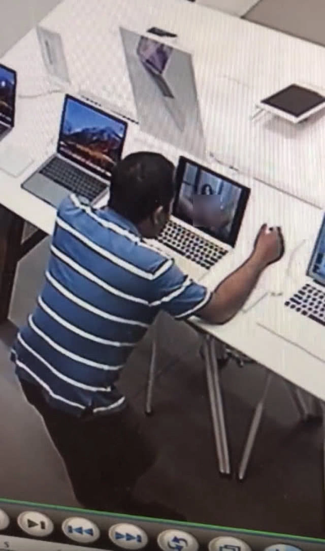 หนุ่มหื่น!! เปิดคลิปโป๊ กลางห้าง