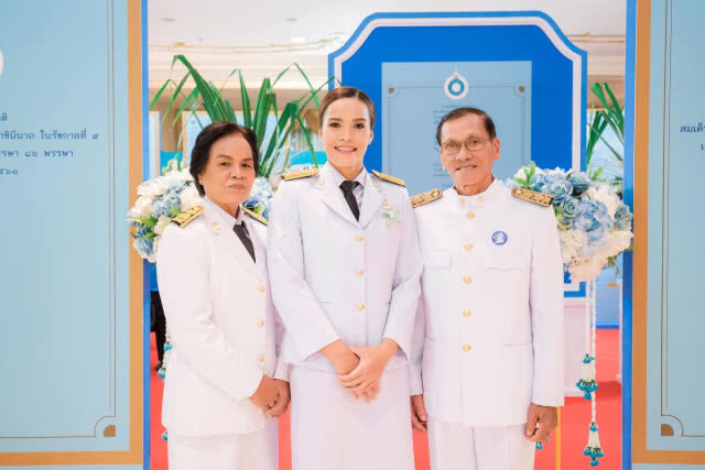 "กัปตันกิ๊ฟ" รับพระราชทานโล่ "สตรีไทยดีเด่น"