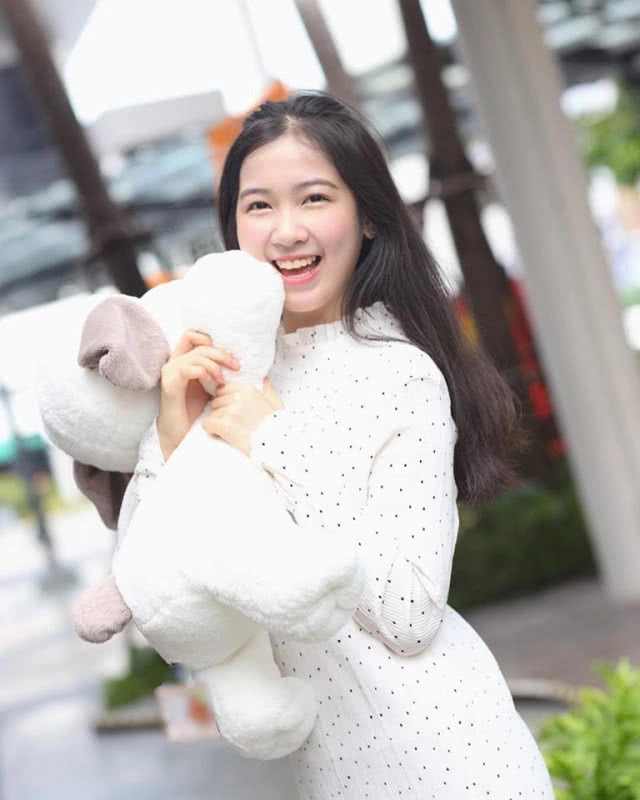 อีกแล้ว !!! MV "ฤดูใหม่" BNK48 พบเขียนชื่อจริง "น้องแบมบู" เป็นชื่อ "น้องแนทเทอรีน"