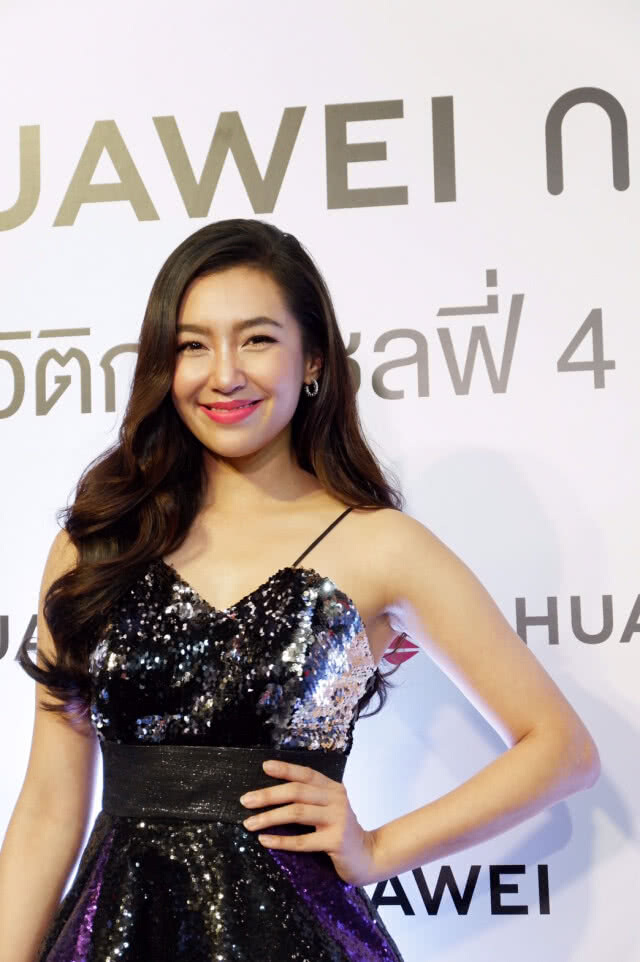 "เบลล่า"ปลื้ม เล่าวินาทีเข้าเฝ้า "พระราชินีโมนีก" แห่งกัมพูชา