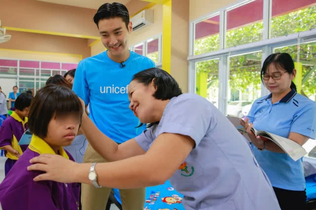 เอาใจไปเลย!! "ชีวอน" มาอุบลฯ ก่อนข้ามไปช่วยน้ำท่วมลาว