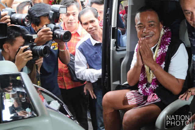(ภาพชุด) "ตู่ จตุพร" พ้นโทษ!!