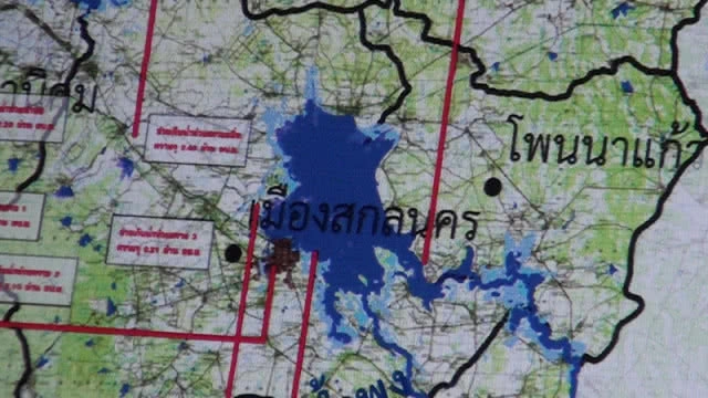 ปิ๊งไอเดีย! ใช้นาข้าว รับน้ำหนองหารก่อนระบาย