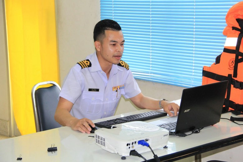 "เคลลี่-แอนด์ดรูว์" ร่วมสอบใบขับขี่เจ็ทสกี เพื่อเข้าร่วมกิจกรรม ขี่เจ็ทสกีร่องใต้ 1,300 กม.