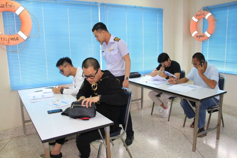 "เคลลี่-แอนด์ดรูว์" ร่วมสอบใบขับขี่เจ็ทสกี เพื่อเข้าร่วมกิจกรรม ขี่เจ็ทสกีร่องใต้ 1,300 กม.