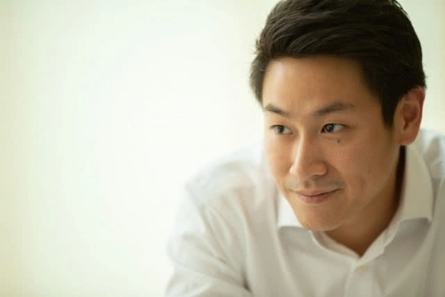 รู้จักเขายัง?? 'เขตรัฐ เหล่าธรรมทัศน์' ผู้ชายสองขั้ว