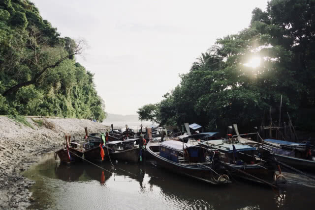 วธ.ระดมศิลปินท้องถิ่นอันดามันสร้างสรรค์ประติมากรรม(Thailand Biennale, Krabi 2018)