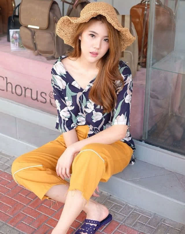 ส่องความสดใส "พลอยใส" นศ.ฝึกงานสุดแซ่บแห่งเมีย 2018