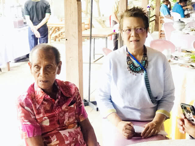 พ่อเฒ่าลาว วอนตามหาญาติหลังพลัดถิ่นมา 70 ปี (มีคลิป)