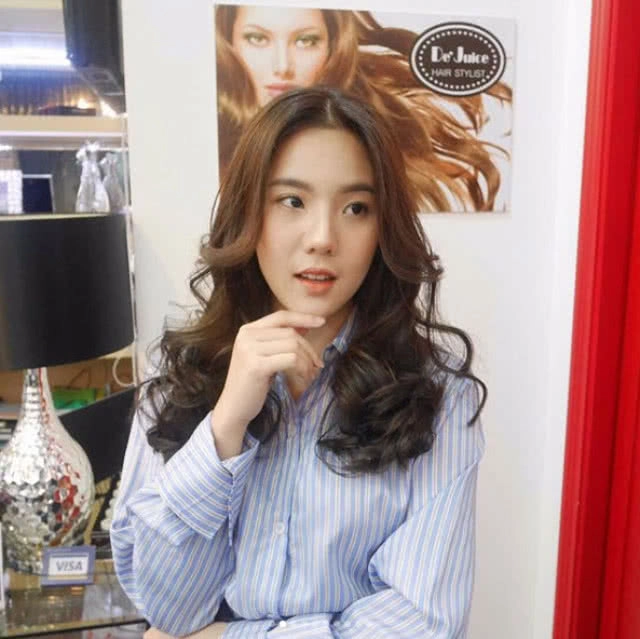 ส่องความสดใส "พลอยใส" นศ.ฝึกงานสุดแซ่บแห่งเมีย 2018