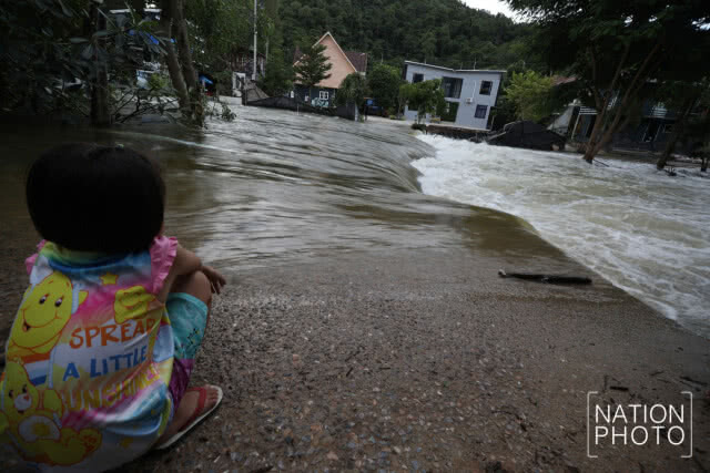 ผบ.ตร. สั่งเตรียมพร้อมรับมือน้ำท่วมพร้อมระวังคนกักตุน-ขึ้นราคาเอาเปรียบ