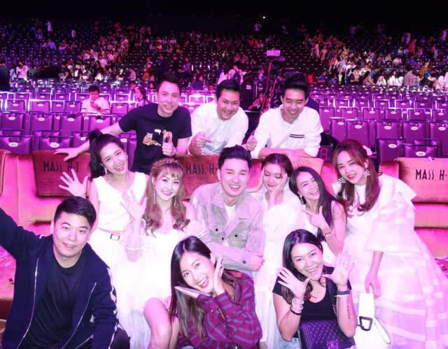 หนุ่มขอสาวแต่งงานกลางเดี่ยว 12 ขอโทษแล้ว!!