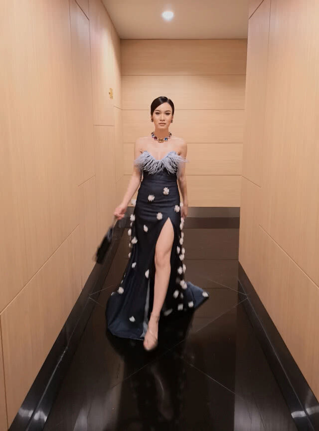 แฟชั่นโชว์การกุศล "แม่ลูกผูกพัน แบ่งปันให้น้อง"